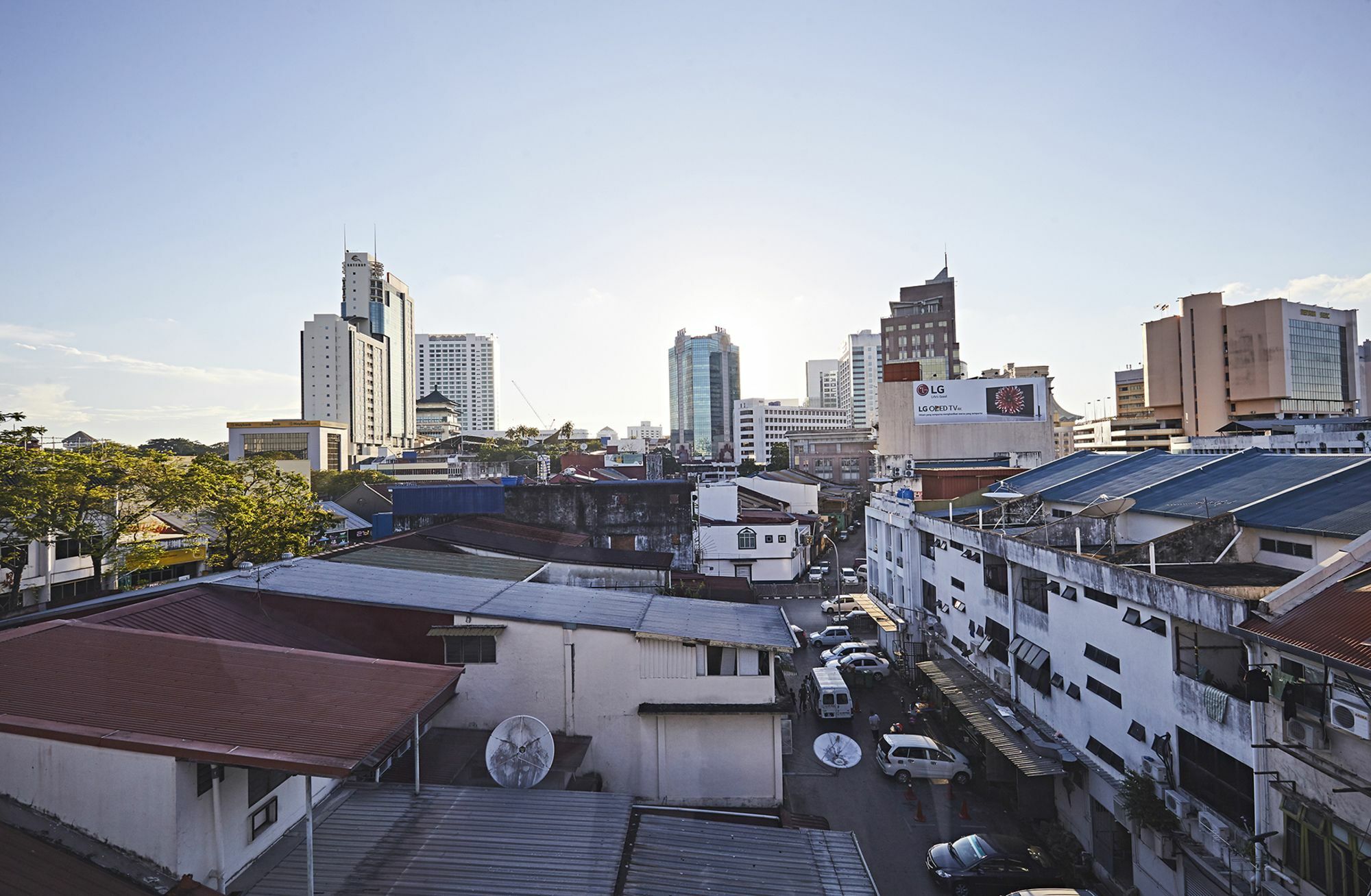 Meritin Hotel Kuching Exterior photo